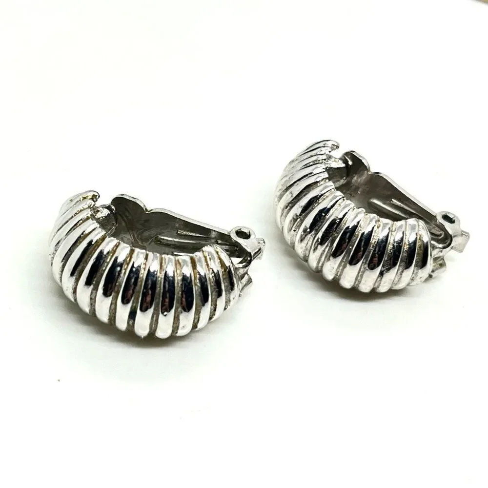 Vintage KENNETH JAY LANE Earrings KJL Silver Shrimp Hoop Ribbed Clip On_5